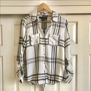 White & black lightweight blouse!